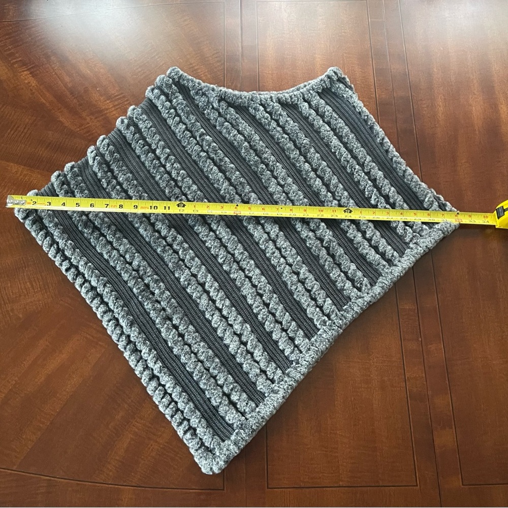 J. McLaughlin Joselyn Poncho NEW W/Tag Faux Rabbit Fur Cape / One Size / Gray - Picture 5 of 6